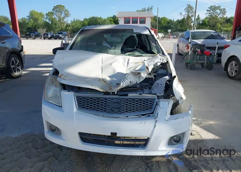 2011 Nissan Sentra 2.0Sr z USA, uszkodzony, nr VIN 3N1AB6AP1BL727881